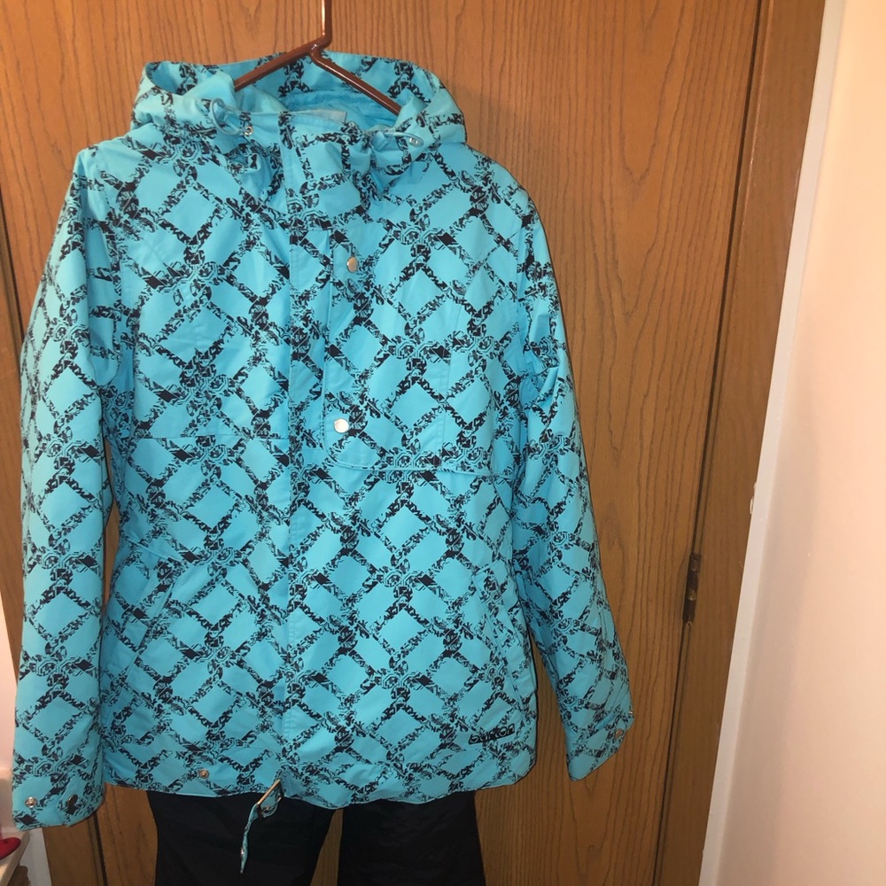 Brand New w/o tags, Women’s Burton Snow Winter Coat, and Snow Pants